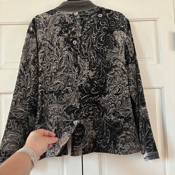 Chico's Size 3 Elegant Black Gray Velvet Burnout Paisley Blazer Jacket Size XL - Picture 12 of 13